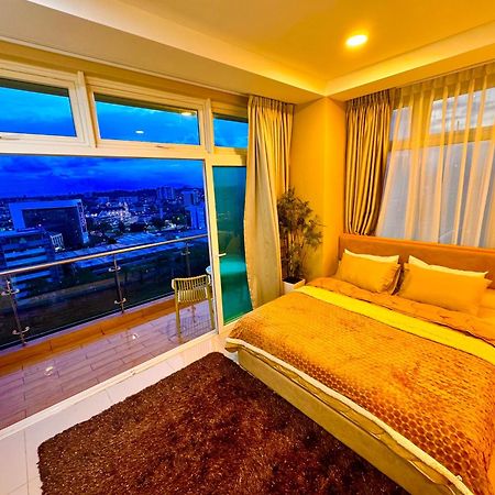 Riverine Kuching Luxury 4Pax With Balcony Facing Waterfront View Ngoại thất bức ảnh